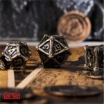 Polydice Dragon's Hoard - Metaal - 7 stuks - Inclusief dice bag - Goudkleurig