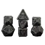 Polydice Crypt Bound - Metaal - 7 stuks - Inclusief dice bag - Zwart/ Zilver