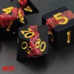 Sharp edge polydice Red Geode - Resin - 7 stuks - Inclusief dice bag - Zwart/ Rood