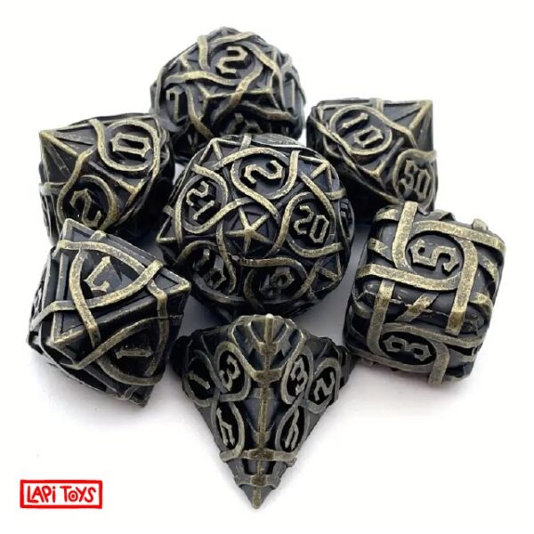 Polydice Stone Maze - Metaal - 7 stuks - Inclusief dice bag - Goudkleurig