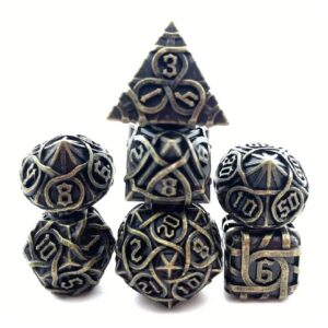 Polydice Stone Maze - Metaal - 7 stuks - Inclusief dice bag - Goudkleurig