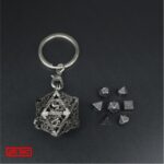 D20 sleutelhanger Grey Relic inclusief mini polydice set - Metaal - Grijs