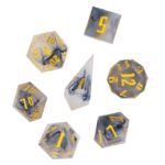 Polydice Smokey Insence Sharp Edge - Resin - 7 stuks - Inclusief dice bag - Transparant/ Zwart