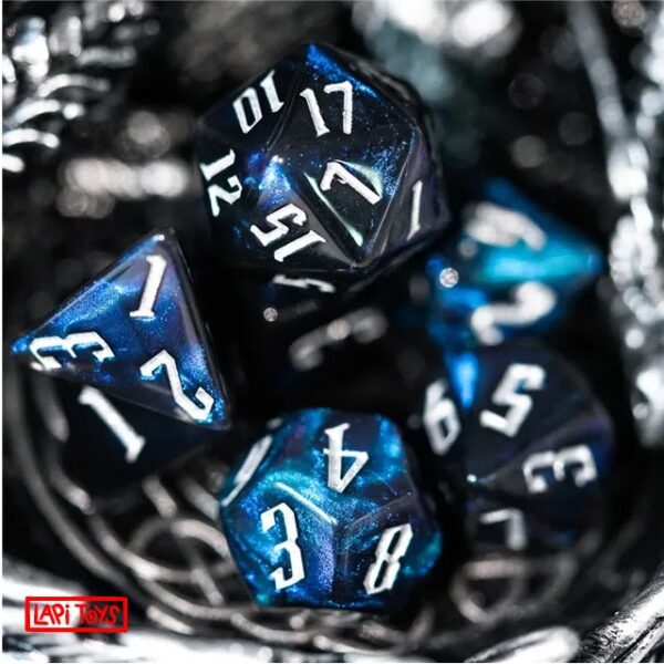 Polydice Intergalactic Treaty - Acryl - 7 stuks - Inclusief dice bag - Blauw/ Zwart