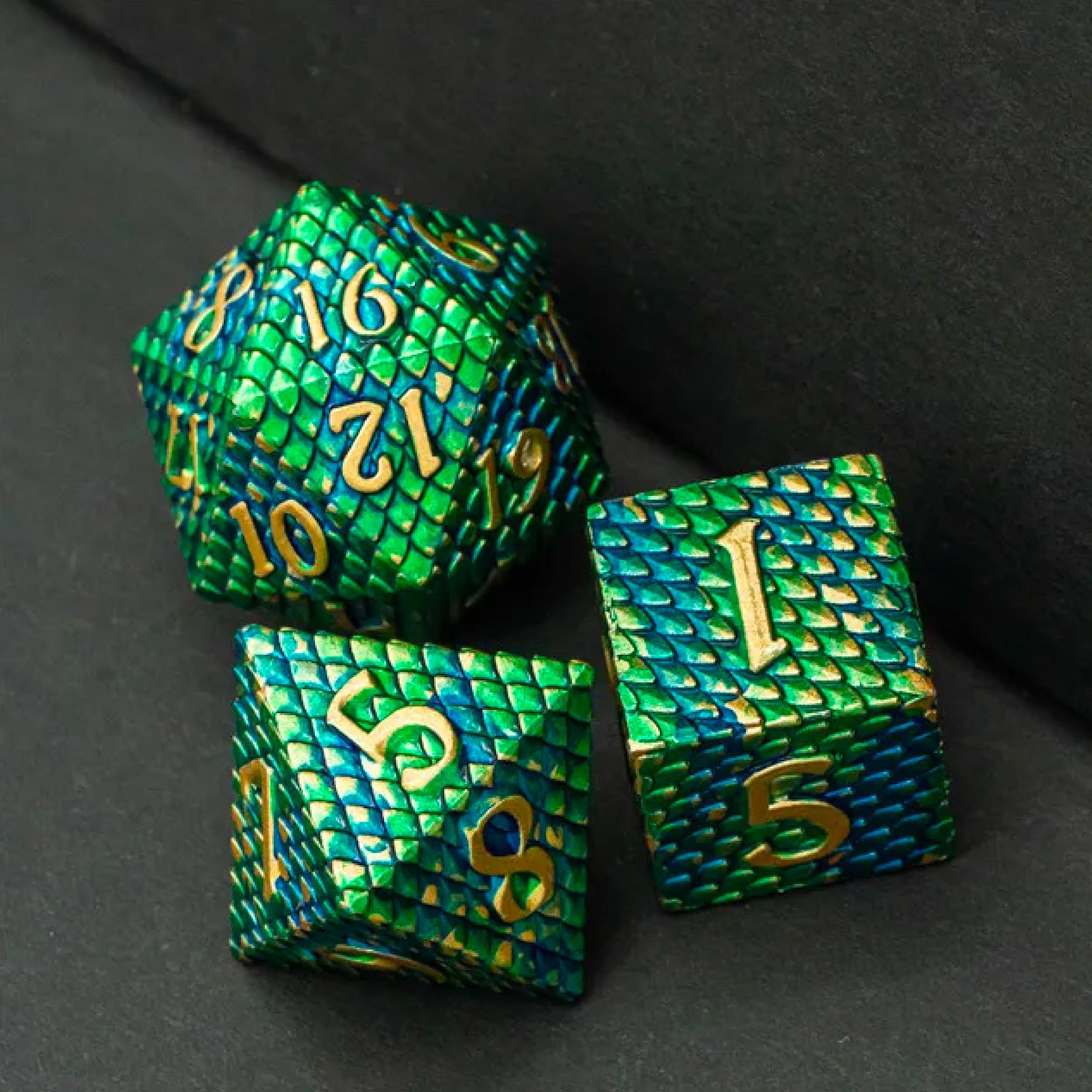 DnD Serpentine Dragon Scale Polydice Set - 7 pieces - Metal - Green - Yellow